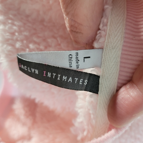 Womens Jaclyn Intimates pink furry top with furry Heart size Large - Picture 8 of 10